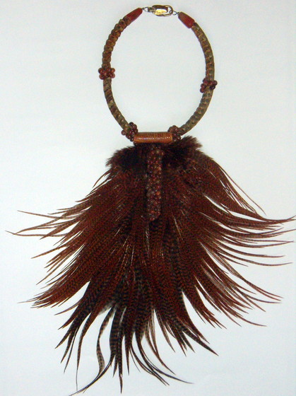 Collier plume et vertèbre serpent - Anne-Cécile Mesplet